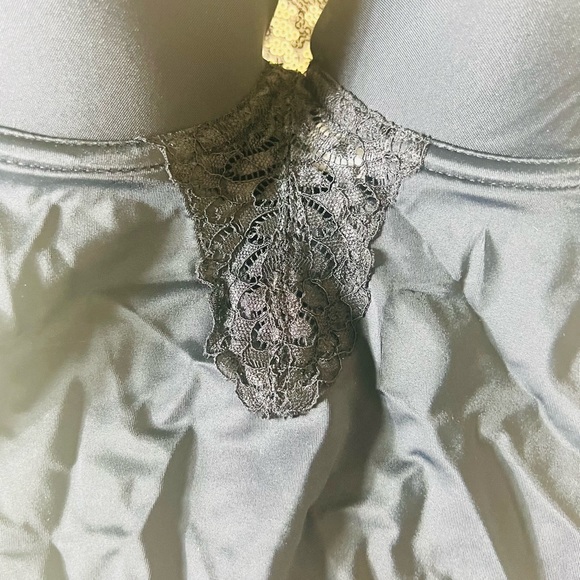 Contrast Lace Underwire Shapewear
Bodysuit - Picture 3 of 7